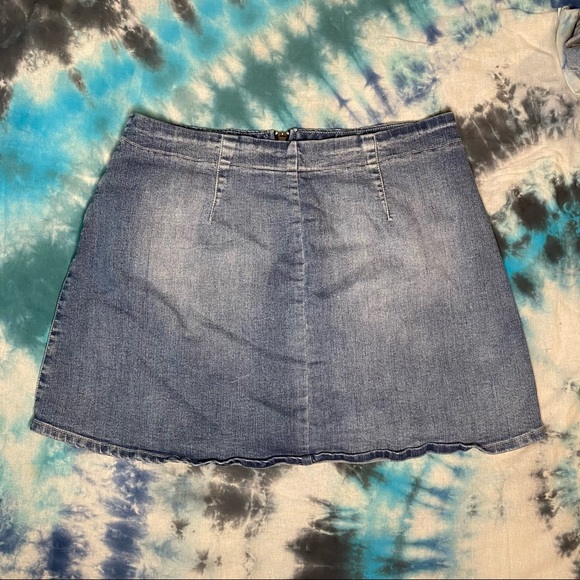 O-Ring “Vintage Reunion” Medium Wash Denim Skirt - Picture 2 of 5